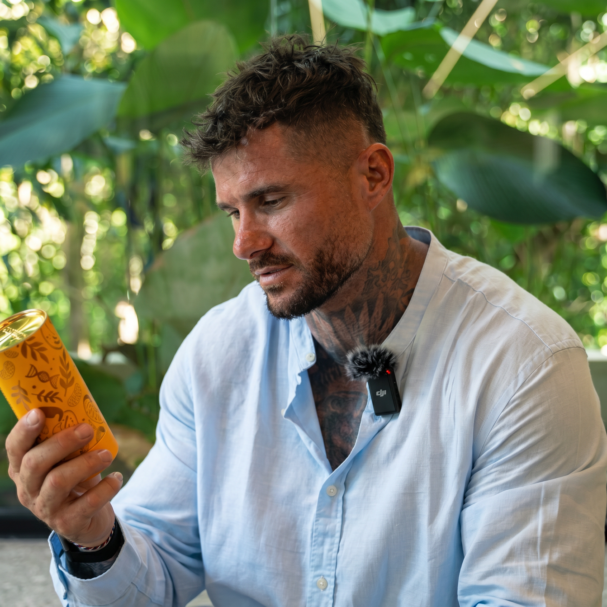 Carica il video: