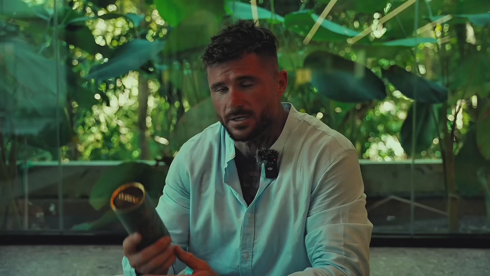 Carica il video: 